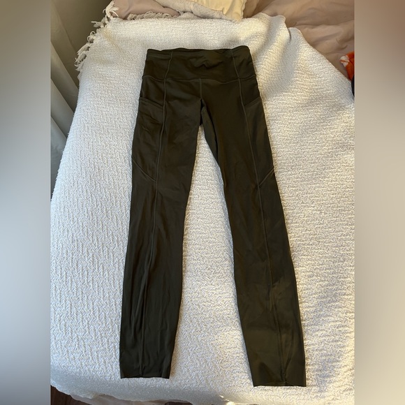 Lululemon Leggings 25 inch Size 4 - Picture 1 of 3